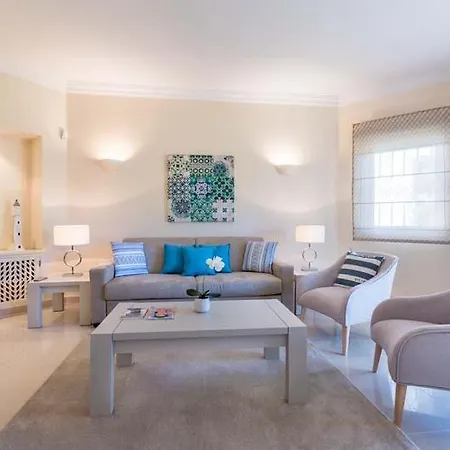 Sleeps 4 With Pool Air Con And Wifi Appartamento